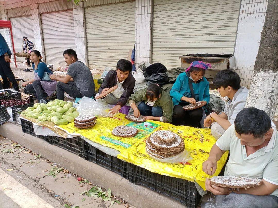 bob半岛·体育官方网站【美食】墨江野生蜂蛹上市啦今年你吃了吗？(图3)